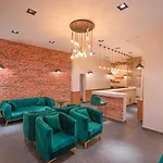 Hotel Amore Отель