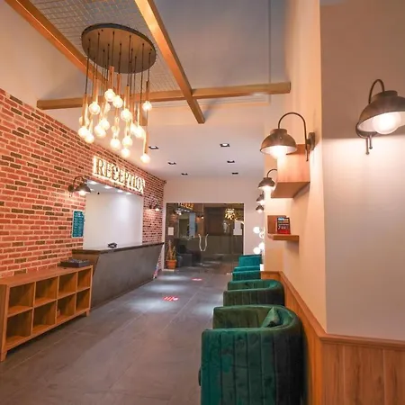 Hotel Amore 马尔马里斯