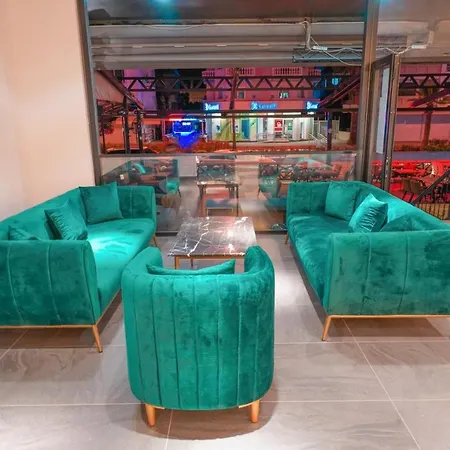 Hotel Amore 马尔马里斯