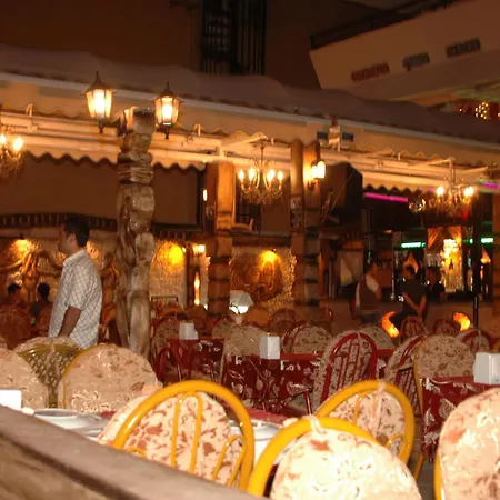 酒店 Hotel Amore 马尔马里斯