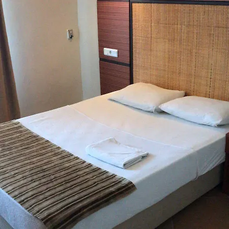 Hotel Amore 3* 马尔马里斯