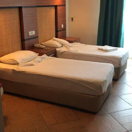 Hotel Amore 酒店 马尔马里斯