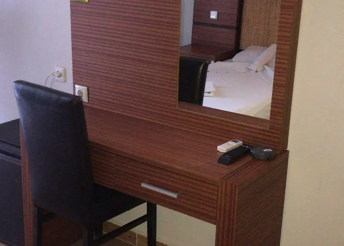 酒店 Hotel Amore 马尔马里斯