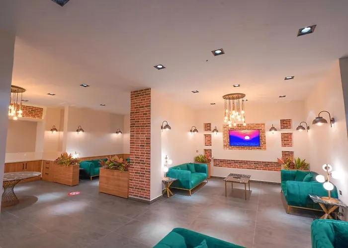 Hotel Amore 3* 马尔马里斯