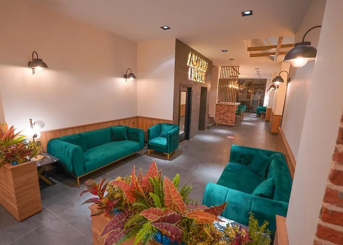 Hotel Amore 马尔马里斯